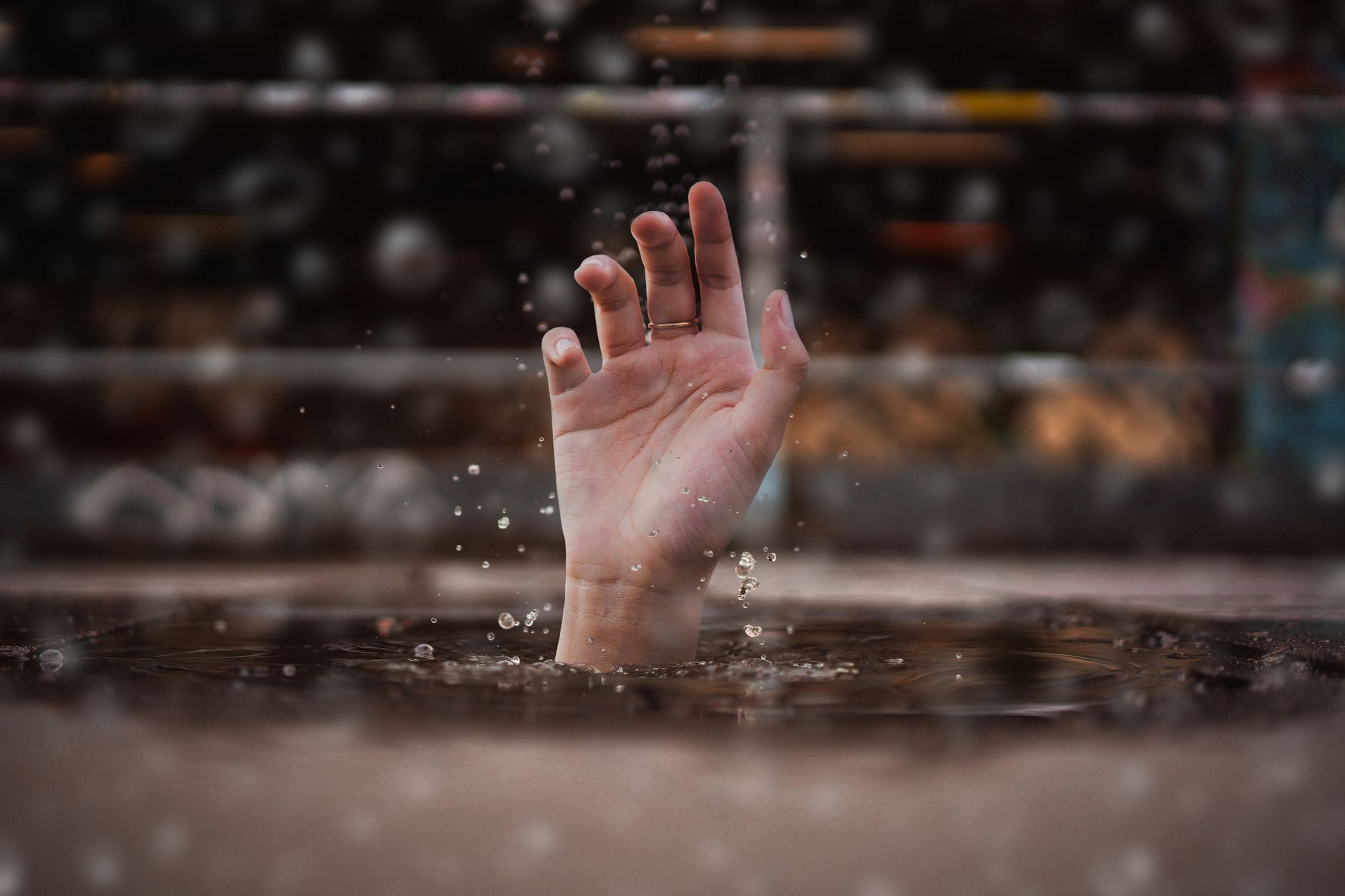 Drowning in Information: Starving for Knowledge