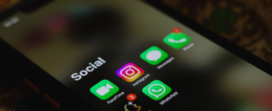 What Does Eaase App Do: Four Things Instead of Scrolling