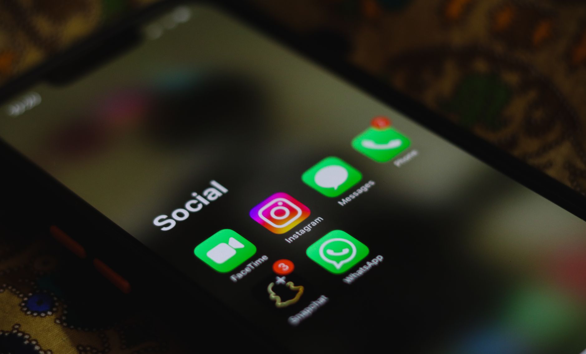 What Does Eaase App Do: Four Things Instead of Scrolling